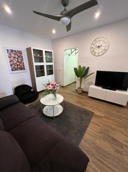 Loft Miramar Apartment ฟูเอนฮิโรลา ภายนอก รูปภาพ