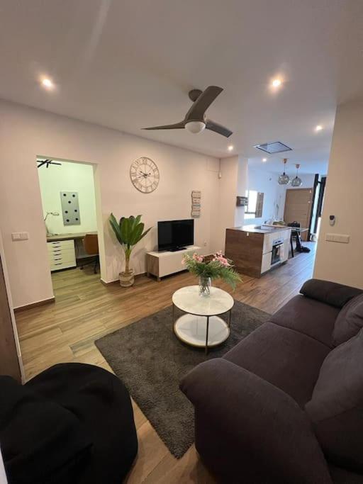 Loft Miramar Apartment ฟูเอนฮิโรลา ภายนอก รูปภาพ