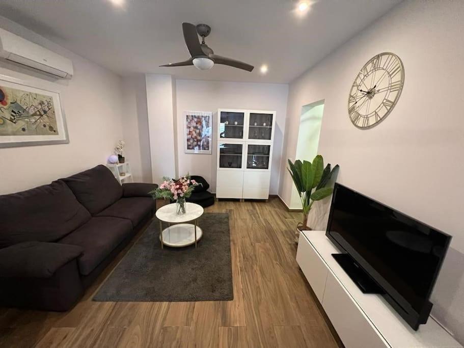 Loft Miramar Apartment ฟูเอนฮิโรลา ภายนอก รูปภาพ